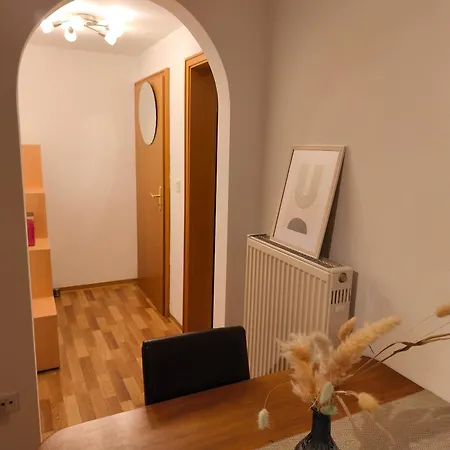 Sonnige Souterrain-einliegerwohnung Im Herzen Parsbergs アパート