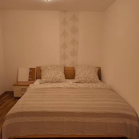 Sonnige Souterrain-einliegerwohnung Im Herzen Parsbergs * 파르스베르그