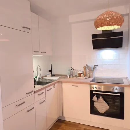 아파트 Sonnige Souterrain-einliegerwohnung Im Herzen Parsbergs