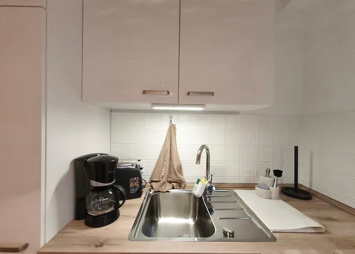 Sonnige Souterrain-einliegerwohnung Im Herzen Parsbergs Апартаменты *