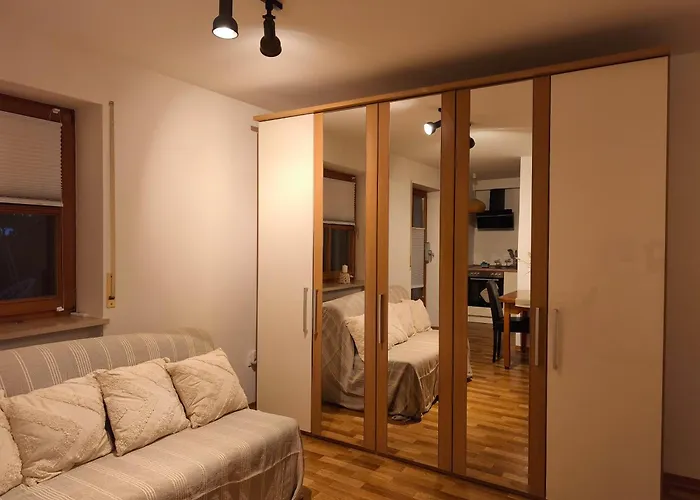 Апартаменты Sonnige Souterrain-einliegerwohnung Im Herzen Parsbergs *